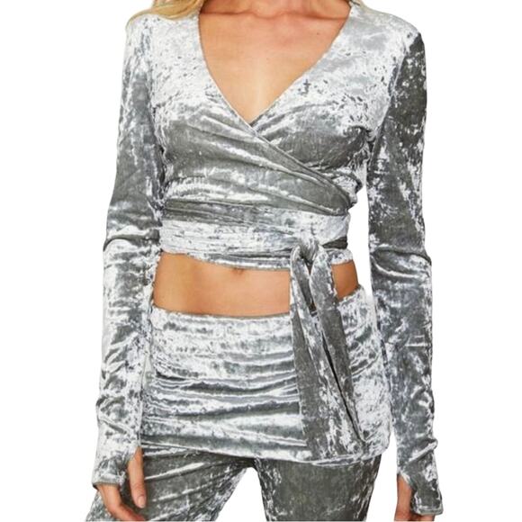 We are HAH Top Notch Long Sleeve Gray Velvet Wrap Top Small NWT - Picture 4 of 5